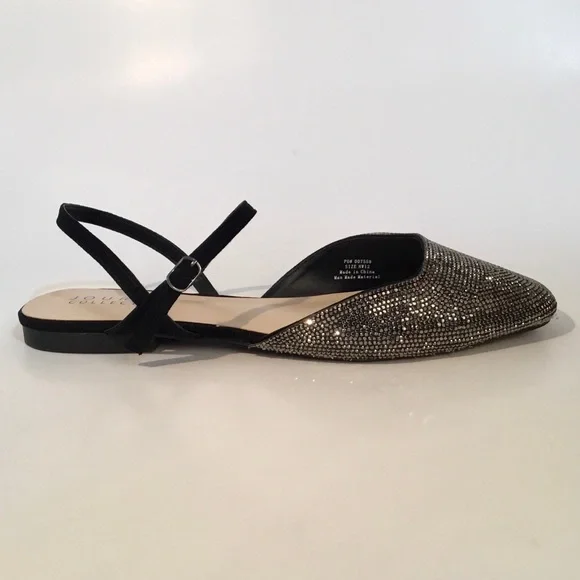 Journee Collection ‘Nysha’ Sandal Flats - Picture 10 of 16